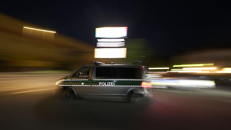 Nach ersten Erkenntnissen der Polizei handelt es sich um eine Beziehungstat. Nach ersten Erkenntnissen der Polizei handelt es sich um eine Beziehungstat.