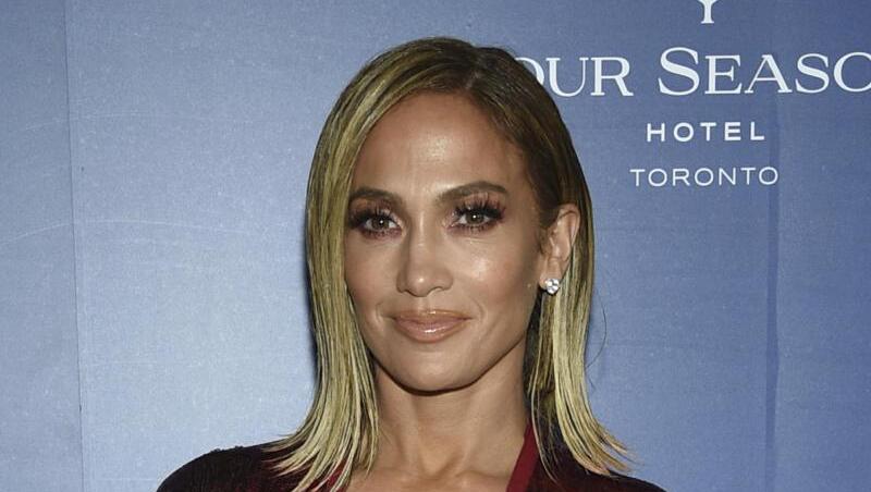 Jennifer Lopez hat die Kinder einer Grundschule glücklich gemacht. Jennifer Lopez hat die Kinder einer Grundschule glücklich gemacht.