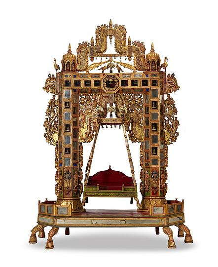 Krishnas Vergnügen: Die opulente Schaukel entstand um 1900 in Raisalmer. Krishnas Vergnügen: Die opulente Schaukel entstand um 1900 in Raisalmer.