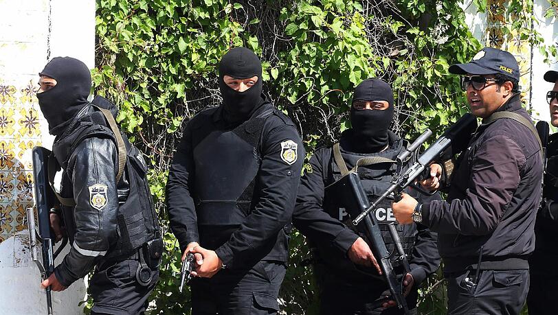 Medienberichten zufolge ist der Einsatz in Tunis beendet. Medienberichten zufolge ist der Einsatz in Tunis beendet.