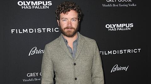 2017 waren erstmals Vergewaltigungsvorwürfe gegen Danny Masterson laut geworden, nun steht das Strafmaß fest.