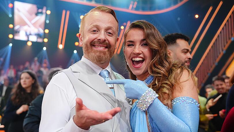 Sänger Ross Antony mit Tanzpartnerin Mariia Maksina Sänger Ross Antony mit Tanzpartnerin Mariia Maksina
