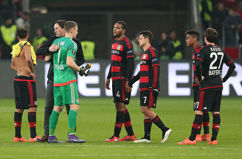 Enttäuschte Gesichter bei Bayer Leverkusen nach dem Aus in der Europa League.