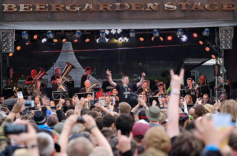 Von Mittwoch bis zur Nacht von Samstag auf Sonntag warten die Auftritte von Bands wie Blind Guardian, Iron Maiden oder Arch Enemy auf die 75 000 Besucher.