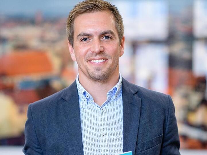 Der ehemalige Profi-Fußballer Lahm wird Botschafter der Stadt München für die UEFA Euro 2020. Foto: Matthias Balk