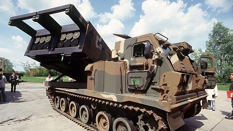 Ein Raketenwerfer vom Typ "Mars" (Mittleres Artillerie-Raketen-System). Deutschland will vier Mehrfachraketenwerfer aus Beständen der Bundeswehr in die Ukraine liefern.