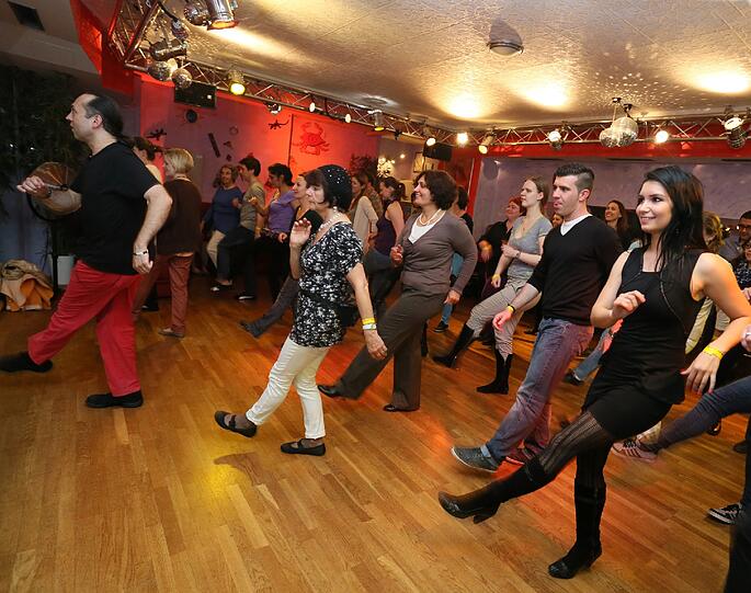 Die Lange Nacht der Musik. Ein Mambo-Schnelltanzkurs im Club de los Salseros con Chispa.