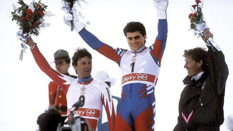 Olympia 1988 in Calgary: Alberto Tomba gewinnt den Slalom. Da ist Felix Neureuther drei Jahre alt und darf auf Tombas Arm Skifahren. Olympia 1988 in Calgary: Alberto Tomba gewinnt den Slalom. Da ist Felix Neureuther drei Jahre alt und darf auf Tombas Arm Skifahren.
