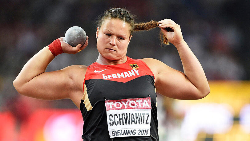 Deutschlands Kugelstoßerin Nummer eins, Christina Schwanitz, hat sich bei der WM in Peking erstmals den Titel als Weltmeisterin gesichert. Deutschlands Kugelstoßerin Nummer eins, Christina Schwanitz, hat sich bei der WM in Peking erstmals den Titel als Weltmeisterin gesichert.