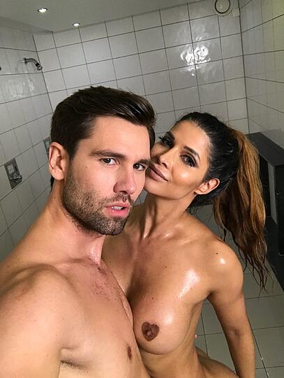 Gemeinsam in der Dusche: Honey und Micaela Schäfer