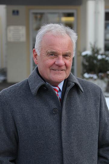Bürgermeister Hubert Gschwendtner macht sich keine Sorgen um Marktls Zukunft: &bdquo;Wir sind ja Papstgeburtsort&ldquo;.