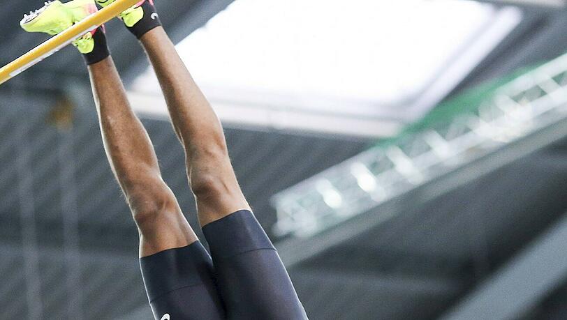 In Leipzig am Sonntag mit 5,68 Meter deutscher Hallenmeister: Raphael Holzdeppe. In Leipzig am Sonntag mit 5,68 Meter deutscher Hallenmeister: Raphael Holzdeppe.