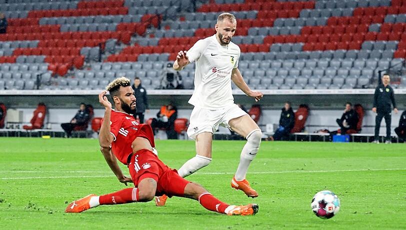 Sein erster Treffer im Trikot des FC Bayern ist unterwegs: Neuzugang Eric Maxim Choupo-Moting trifft zum 1:0 gegen Düren. R'steiner, Minkoff/AK
