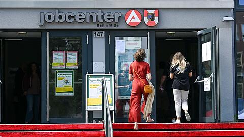 Jobcenter haben auch die Aufgabe, Bürgergeldempfänger wieder auf den Arbeitsmarkt zu bringen. (Archivbild)