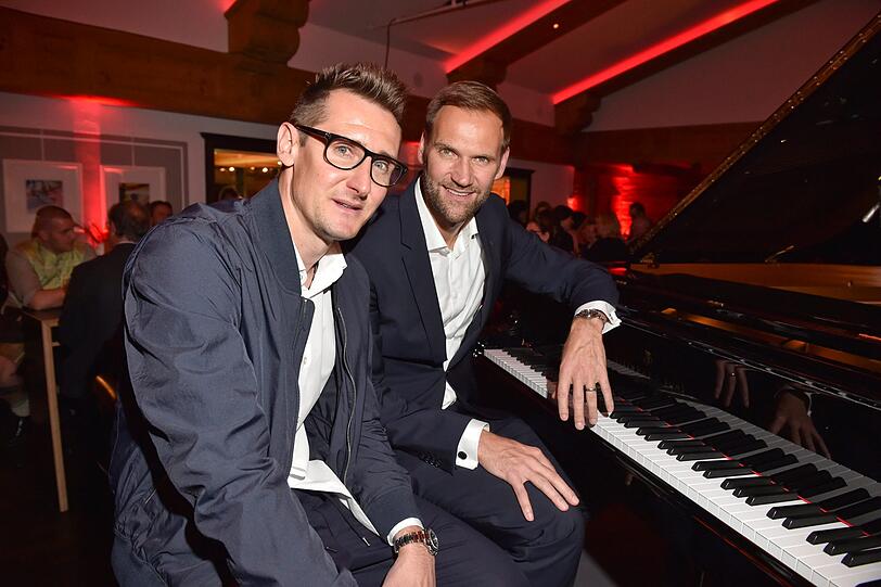 Miroslav Klose mit Marc Autmaring (Wempe)