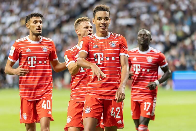 Fröhliches Scheibenschießen in der Vorsaison: Rekordmeister FC Bayern um Jungstar Jamal Musiala hat beim 6:1 über Eintracht Frankfurt wenig Mühe.