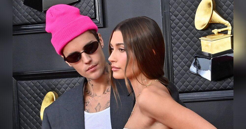 Mit-Liebesselfie-Hailey-Bieber-feiert-Jahrestag-ihrer-Verlobung