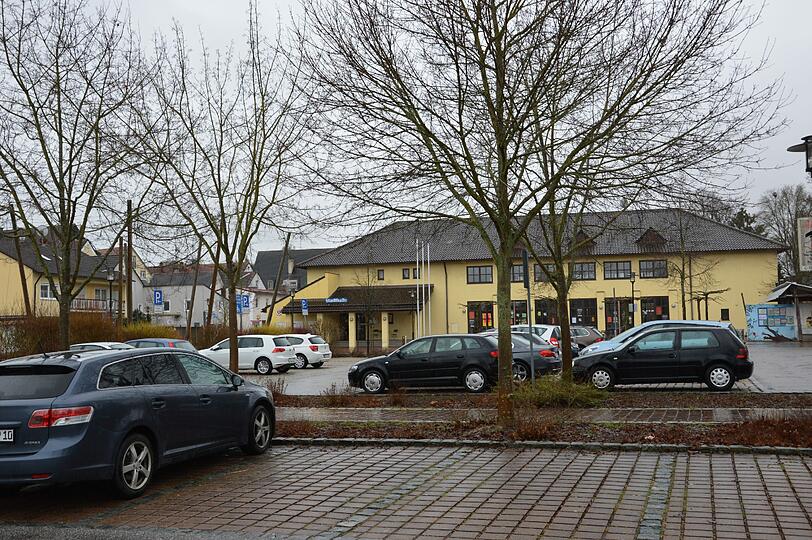 Auf diesem Parkplatz wurde der Erpresser im niederbayerischen Mainburg festgenommen.