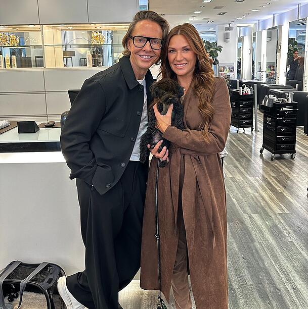 Simone Ballack wird mit längeren und dunkleren Haaren zum Herbst-Hingucker. Star-Friseur André Schulz ist für die Verwandlung verantwortlich. Simone Ballack wird mit längeren und dunkleren Haaren zum Herbst-Hingucker. Star-Friseur André Schulz ist für die Verwandlung verantwortlich.