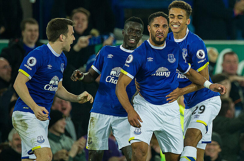 Ashley Williams (2. v.r. ) erzielte den Siegtreffer für Everton.