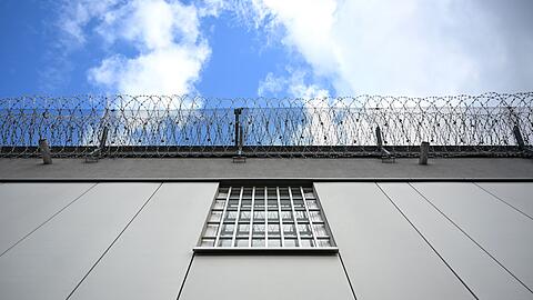 Haftentsch&auml;digung gibt es unter anderem, wenn eine Verurteilung sp&auml;ter aufgehoben wird. (Symbolbild)