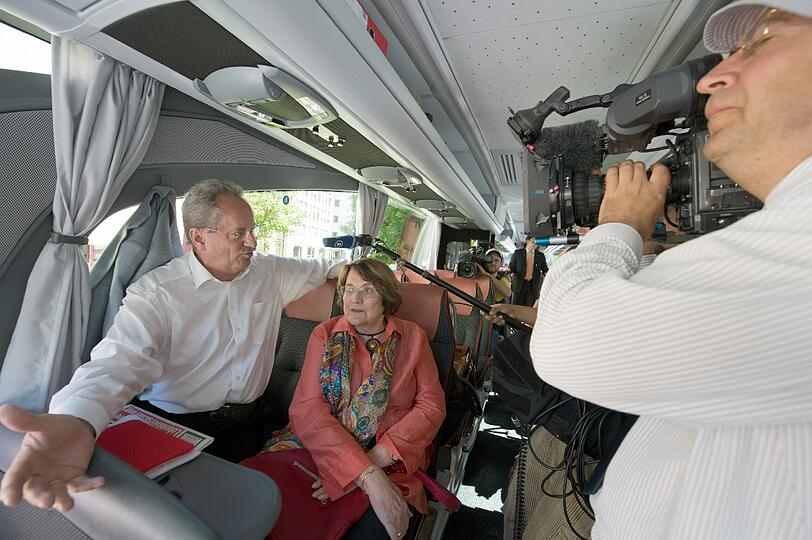 Knöllchen für den Wahlkampf-Bus - die Bilder.