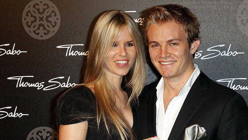 Nico Rosberg und seine Frau Vivian bei einer Thomas-Sabo-Veranstaltung. Die beiden werden im August zum ersten Mal Eltern. Nico Rosberg und seine Frau Vivian bei einer Thomas-Sabo-Veranstaltung. Die beiden werden im August zum ersten Mal Eltern.