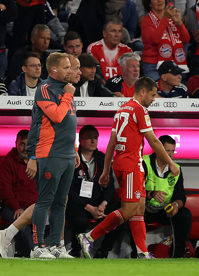 Für Raphael Guerreiro war das Spiel gegen den HSV nur 18 Minuten nach seiner Einwechslung schon wieder beendet.