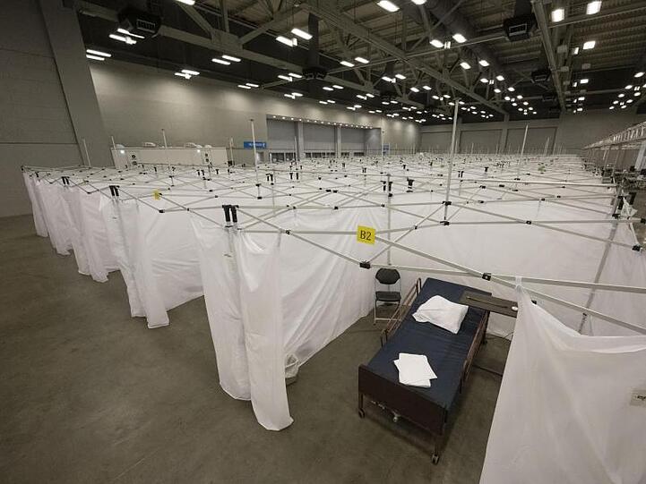 In Austin im Bundesstaat Texas ist ein Behelfskrankenhaus in einem Veranstaltungszentrum aufgebaut worden.