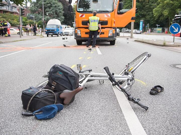 Kein schützendes Blech, kein Airbag: Radfahrer ziehen bei Unfällen meist den Kürzeren.