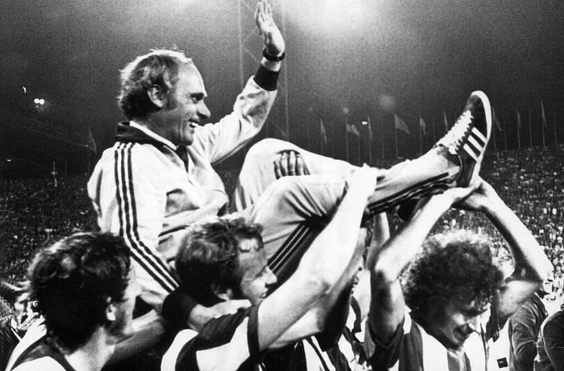 Der größte Triumph mit dem FC Bayern: Udo Lattek beim Europapokal-Gewinn im Jahr 1974.