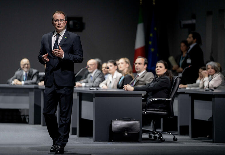 Daniel Behle als Titus.