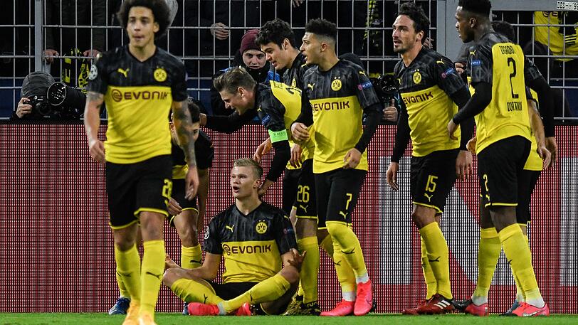 Dank der beiden Treffer von BVB-Buddha Erling Haaland fährt Borussia Dortmund nun mit einer guten Ausgangsposition zum Rückspiel am 11. März in Paris.