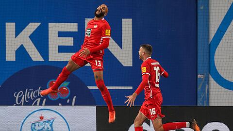 Terrence Boyd (l) war Lauterer Matchwinner beim FCK-Sieg in Rostock.