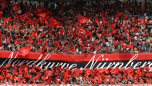 Fans, auf nach München: Der Club erwischte in der zweiten DFB-Pokalrunde das Hammerlos schlechthin, Thomals von Heesen & Co. müssen Mitte September zu Jürgen Klinsmanns Bayern. Fans, auf nach München: Der Club erwischte in der zweiten DFB-Pokalrunde das Hammerlos schlechthin, Thomals von Heesen & Co. müssen Mitte September zu Jürgen Klinsmanns Bayern.