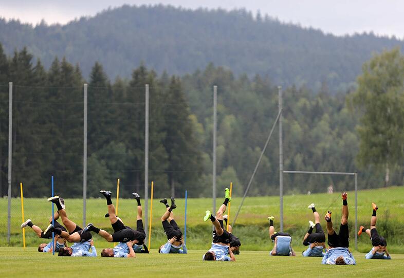 Die Löwen bei ihrer ersten Einheit im Trainingslager in Bodenmais. Die Bilder.