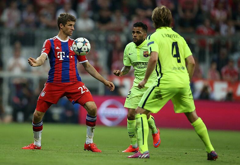 THOMAS MÜLLER - NOTE 2 - Ter Stegen parierte einen Kopfball gerade noch, genau wie bei mehreren Schussversuchen bis zum 3:2. Sorgte ständig für Unruhe in der Barca-Abwehr. Biss sich rein.