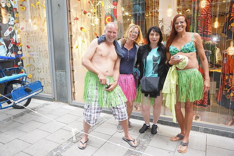 Die Bilder vom Unterwäsche-Shopping in der Neuhauser Straße.