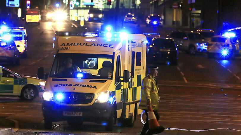 Mindestens 19 Tote nach Explosion bei Ariana-Grande-Konzert. Die ersten Bilder vom Ort des mutmaßlichen Terroranschlags.