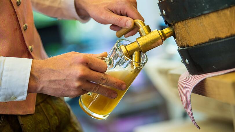 Kein Bier am Dienstag? In München gehen die Bierbrauer auf die Straße. (Symbolbild) Kein Bier am Dienstag? In München gehen die Bierbrauer auf die Straße. (Symbolbild)