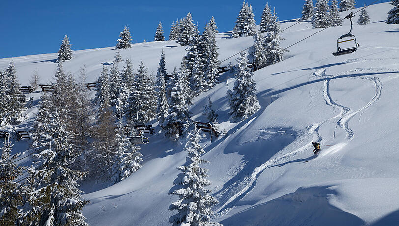 Verschneite Landschaft am Passo Coe.