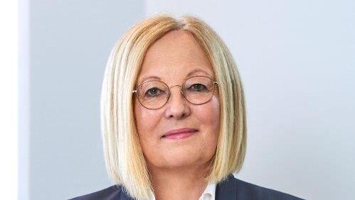 Irmgard Stippler ist Volkswirtin und seit 2017 Vorstandschefin der AOK Bayern. Sie h&auml;lt die Reform f&uuml;r dringend n&ouml;tig, &auml;u&szlig;ert aber auch Kritik daran.