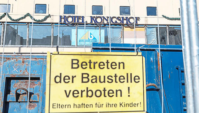 Baustelle am Stachus: Das Hotel Königshof wird abgerissen.