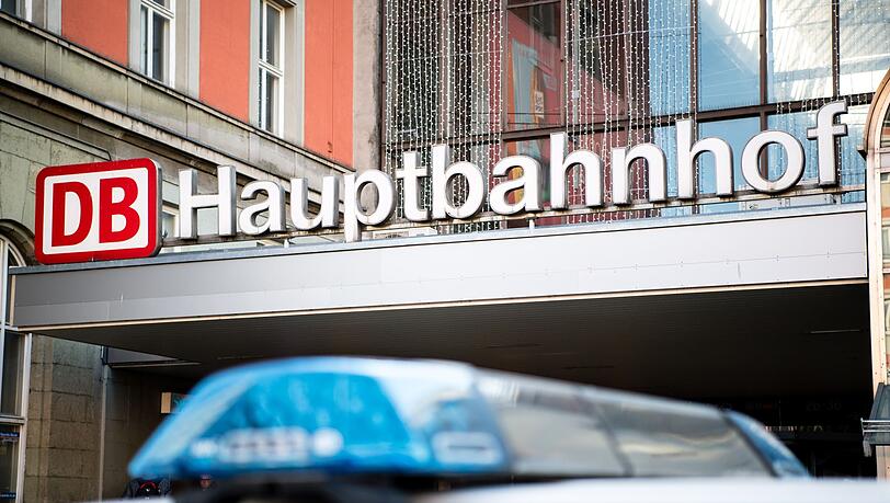Als die Polizeibeamten am M&uuml;nchner Hauptbahnhof eintreffen, hat der 19-J&auml;hrige die Gleise bereits verlassen. (Symbolbild)