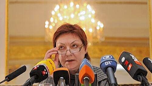 Margit Amerell, die Frau von Manfred Amerell, erhebt schwere Vorwürfe gegen Ex-Referee Franz-Xaver Wack. Margit Amerell, die Frau von Manfred Amerell, erhebt schwere Vorwürfe gegen Ex-Referee Franz-Xaver Wack.