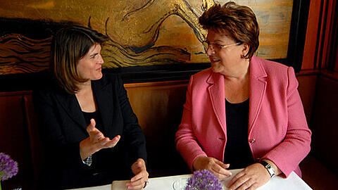 Privat ein gutes Team, politisch Konkurrentinnen: Familienmensch Barbara Stamm mit Tochter Claudia (Die Grünen).