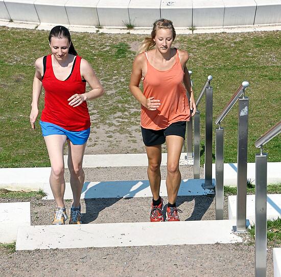 Treppensteigen ist mit das beste Work-out. Zu zweit macht's ein bisserl mehr Spaß.