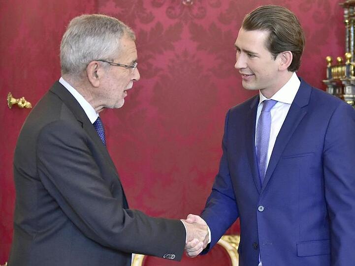 Alexander Van der Bellen empfängt Bundeskanzler Sebastian Kurz zum Gespräch in der Präsidentschaftskanzlei.