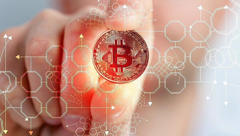 Bitcoins sind eine noch recht neue Geldanlage - doch das heißt nicht, dass das Finanzamt auf Gewinne keine Steuern will.