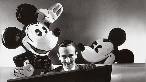 Walt Disney mit seiner Erfindung Micky Maus: Die berühmte Figur steht nun seit Anfang 2024 in den USA nicht mehr unter Urheberrechtsschutz.